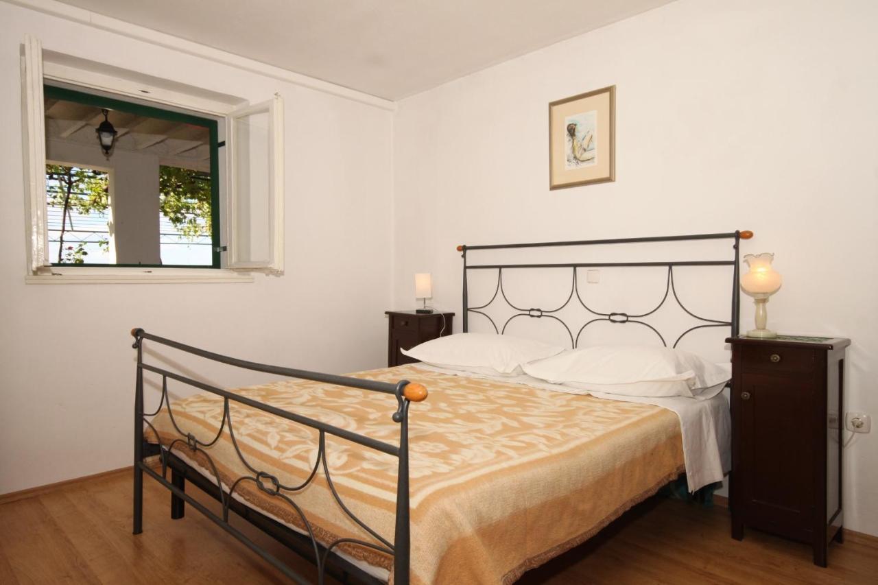 Apartments And Rooms With Parking Space Tucepi, Makarska - 6901 Dış mekan fotoğraf